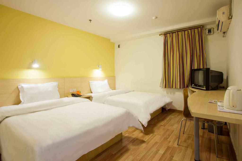 7Days Inn Guangzhou Baiyun International Airport Renhezhen Chambre photo