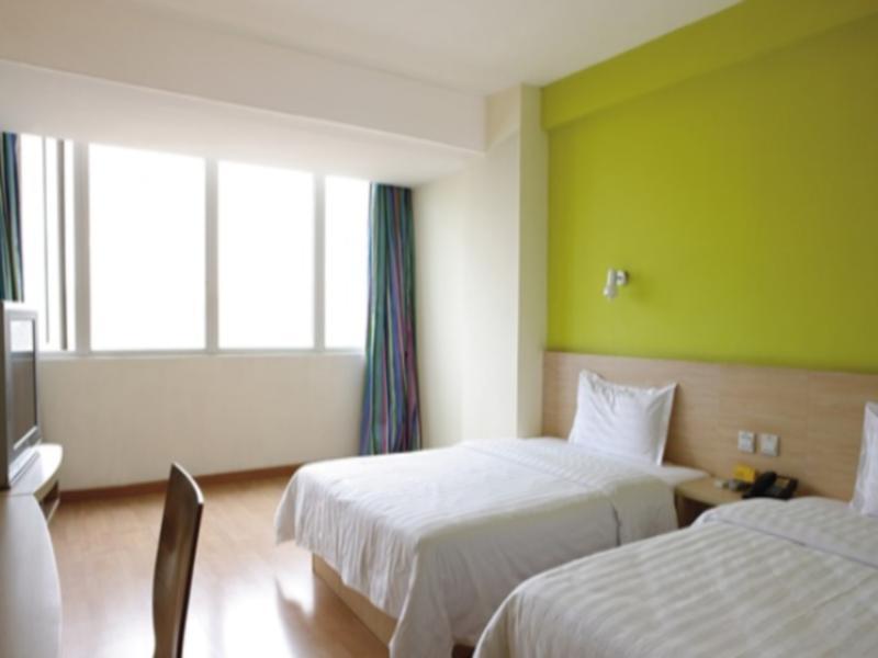 7Days Inn Guangzhou Baiyun International Airport Renhezhen Extérieur photo